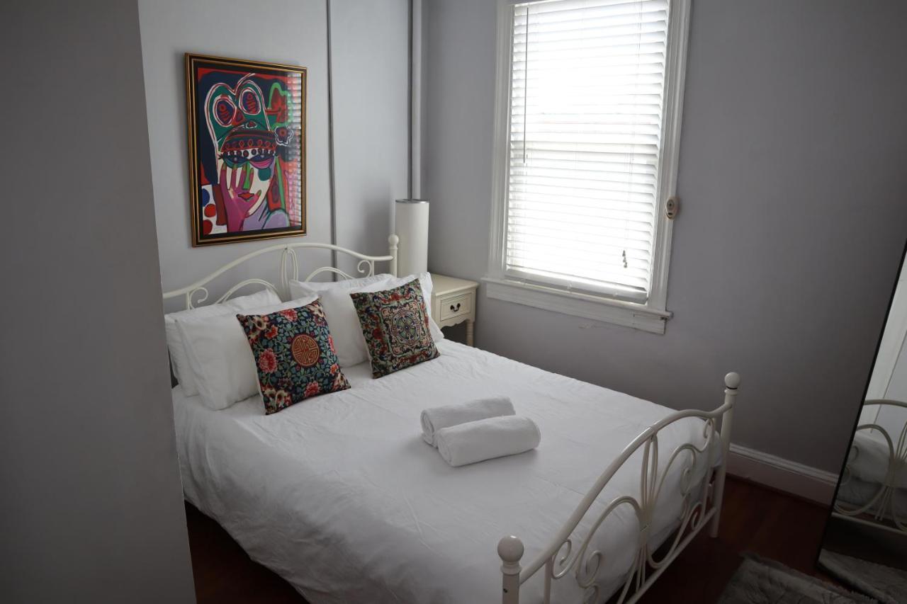 Villa 4 Bedroom Downtown Dc With Private Parking Walk Metro Nightlife