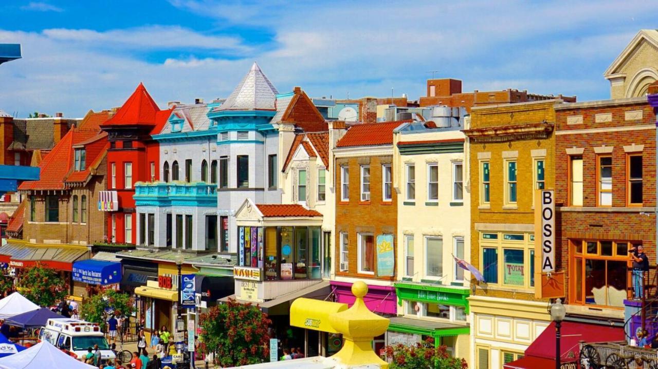 Villa 4 Bedroom Downtown Dc With Private Parking Walk Metro Nightlife
