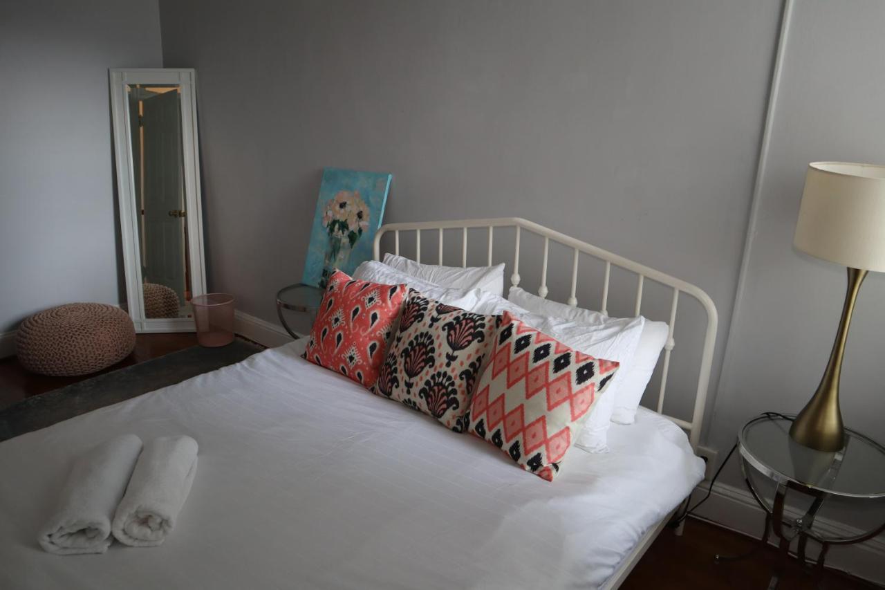 Villa 4 Bedroom Downtown Dc With Private Parking Walk Metro Nightlife *